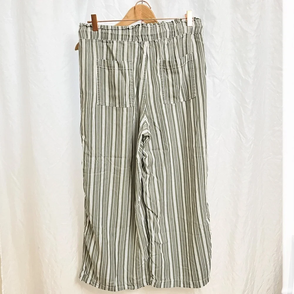 LOFT | MEDIUM EMORY WIDE LEG DRAWSTRING PANTS IN GREEN STRIPE - Picture 2 of 7
